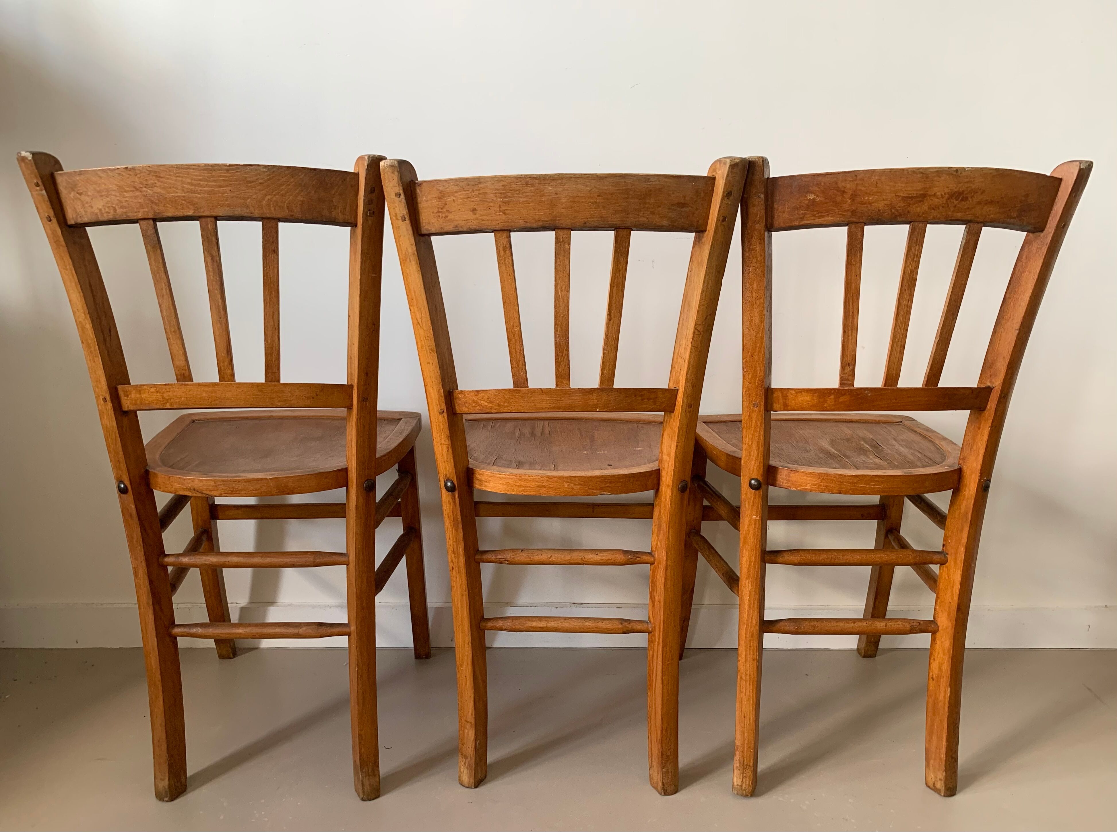 Lot de 3 chaises de bistrot anciennes