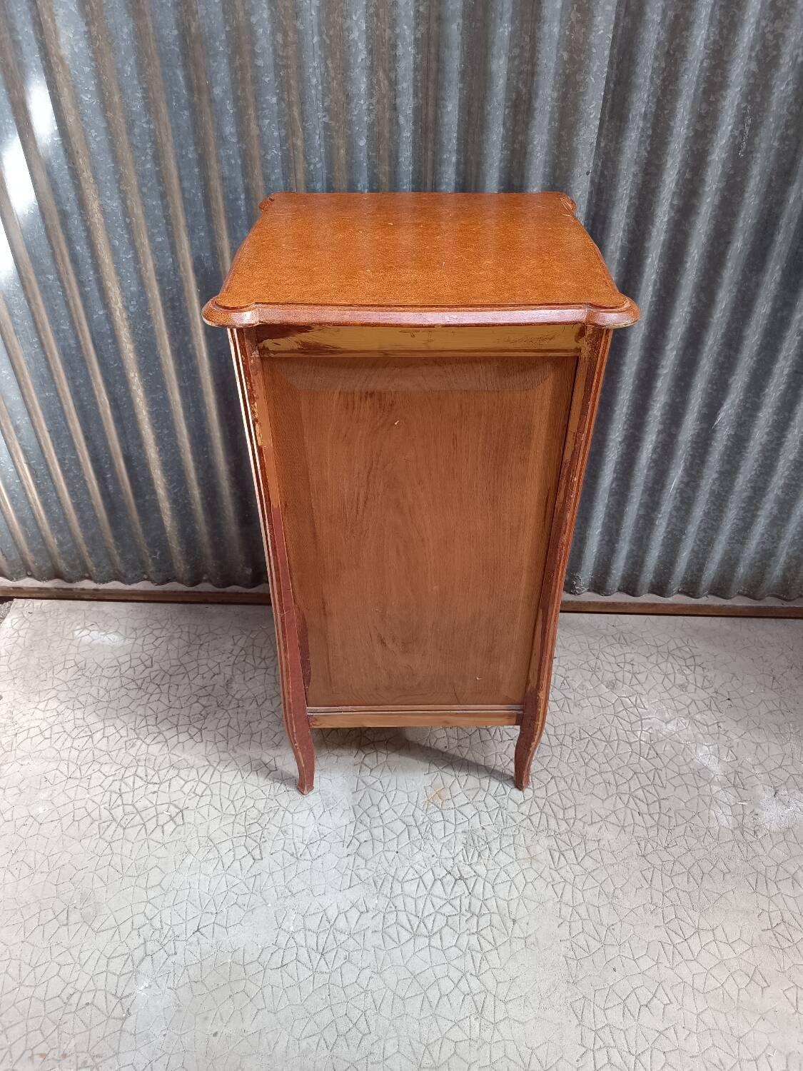 Two-door buffet