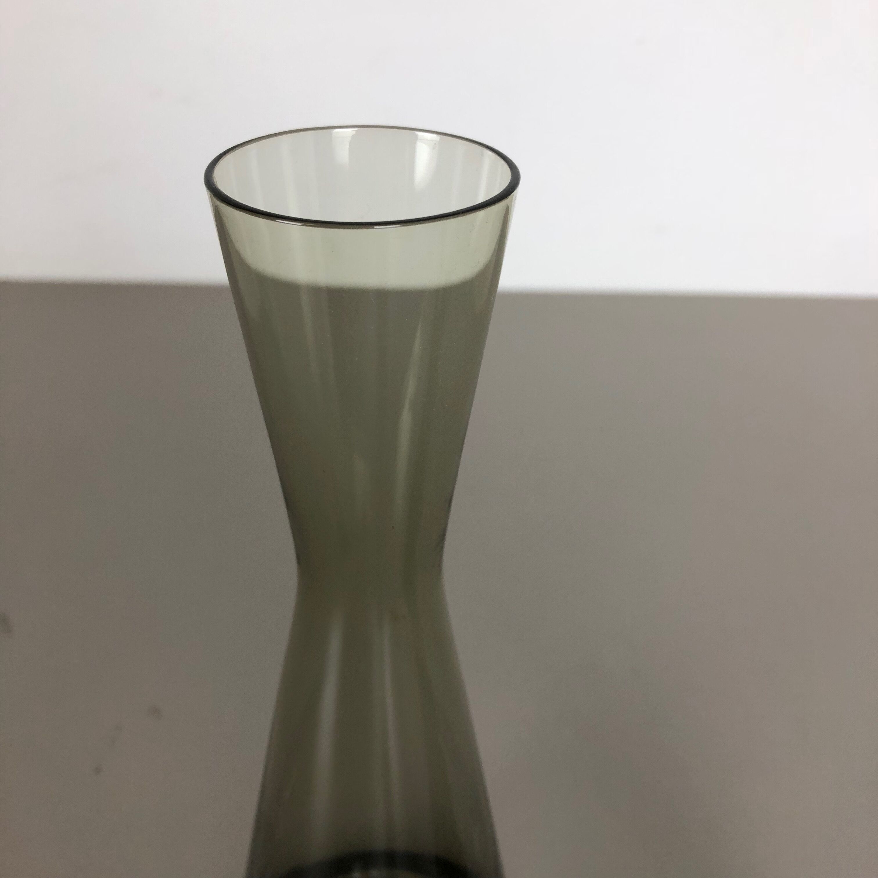 Ensemble de 2 vases à turmaline des années 1960 par Wilhelm Wagenfeld pour le WMF, Allemagne