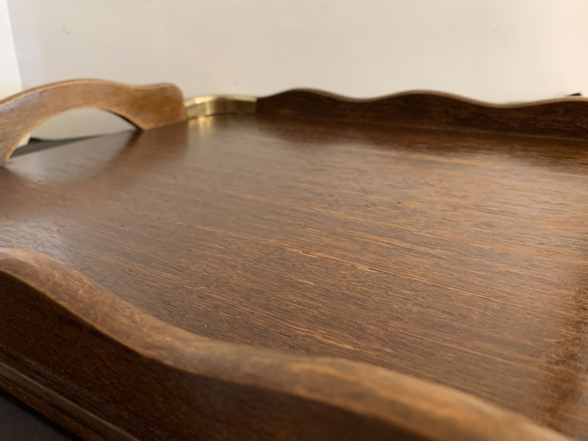 Plateau de service ancien en bois et laiton 61 x 38 cm