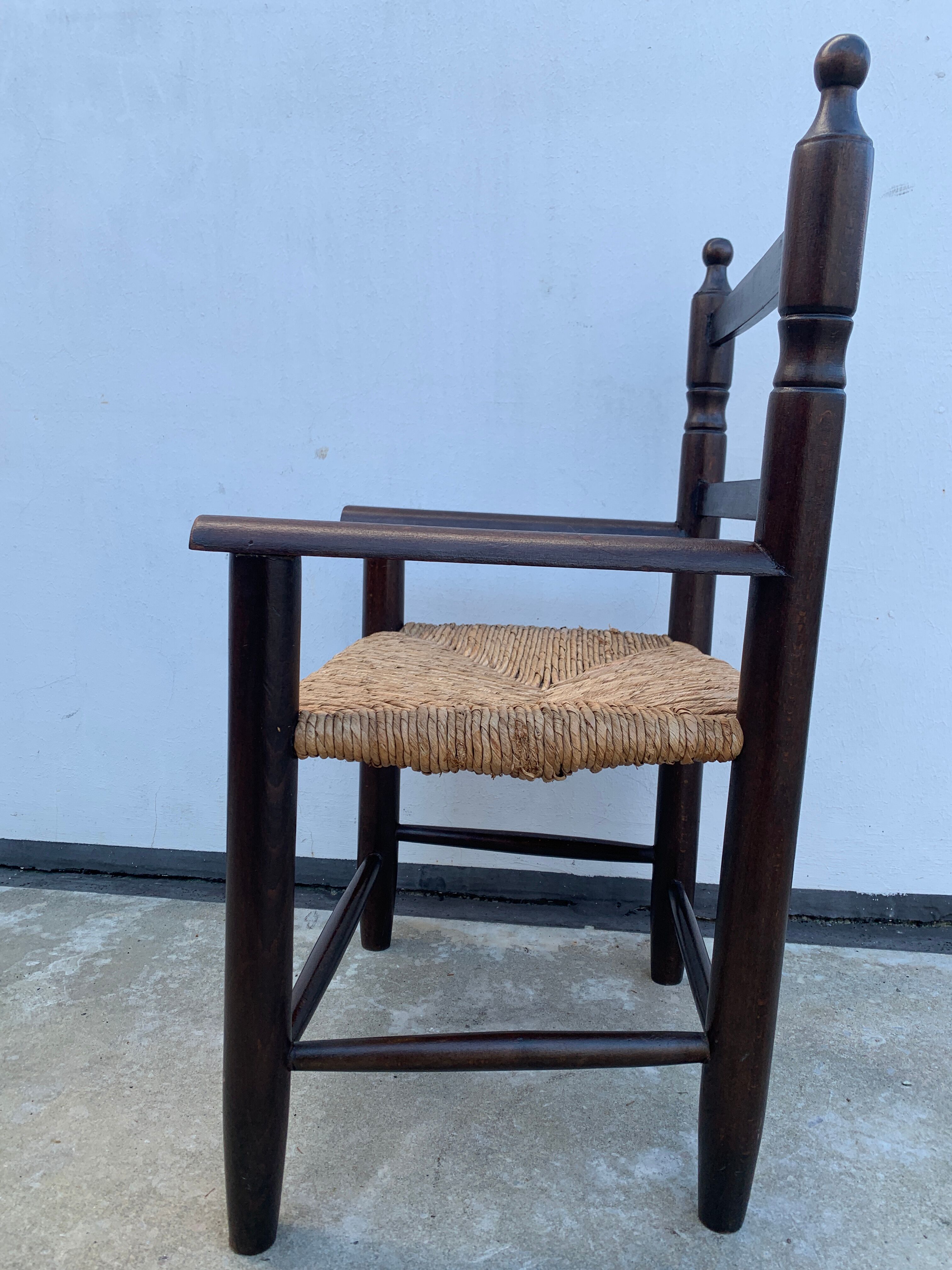 Fauteuil en bois et paille pour enfant