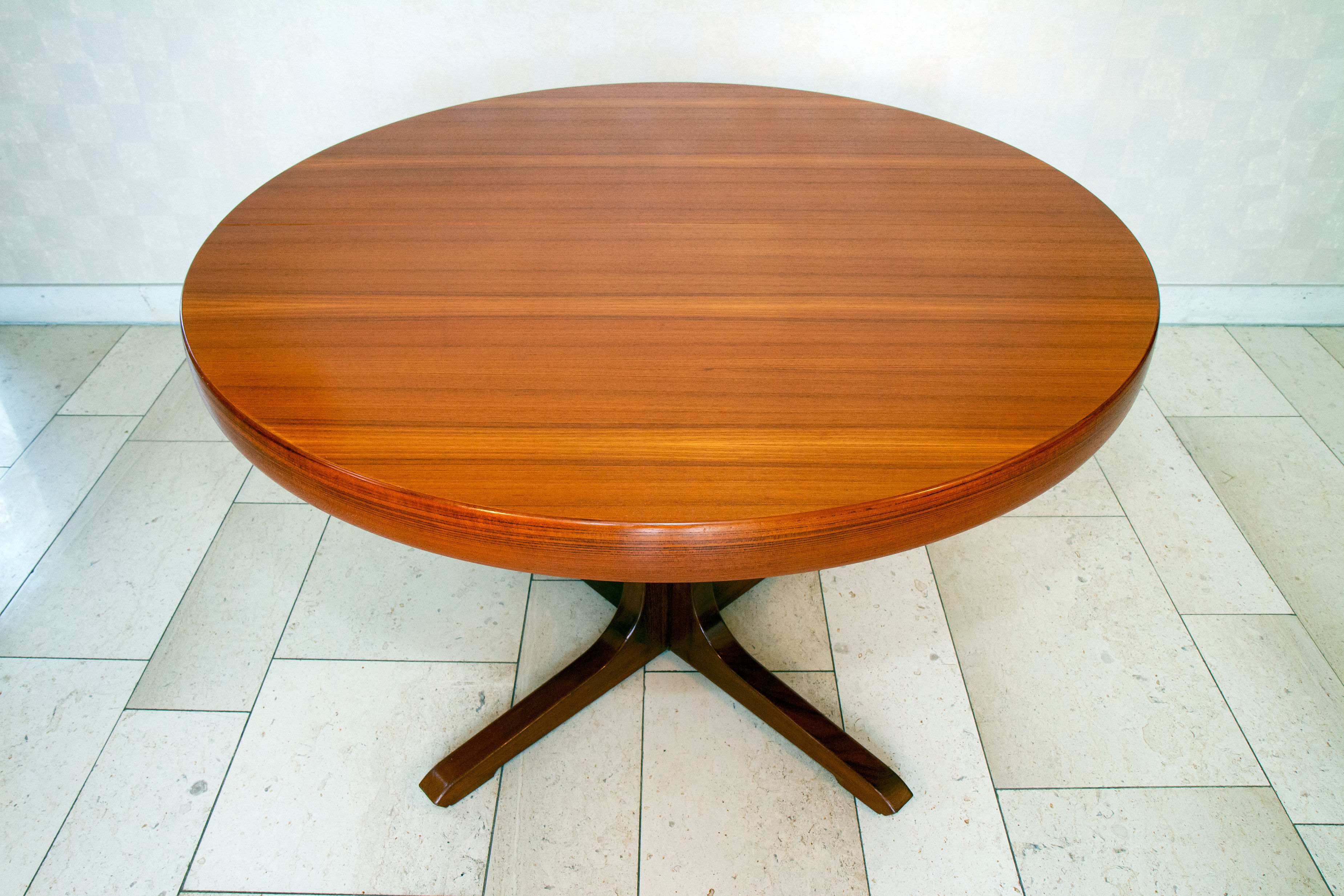 Extendable round dining table, teak, 1960