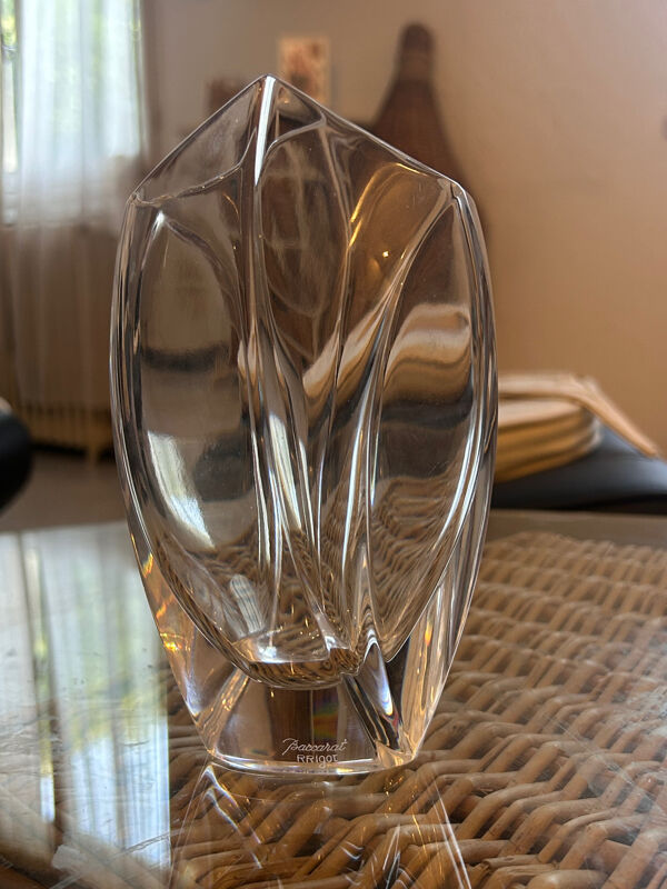 Vase d’exeption en cristal Baccarat signé RRigot