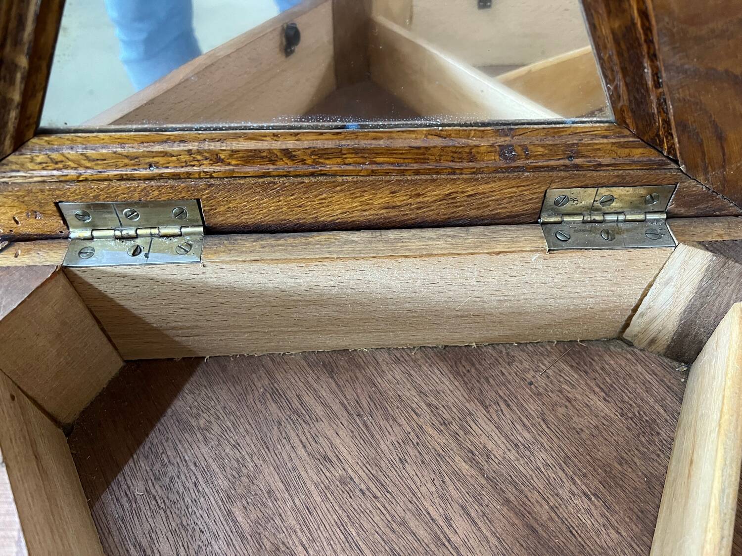 Art Deco bathroom cabinet