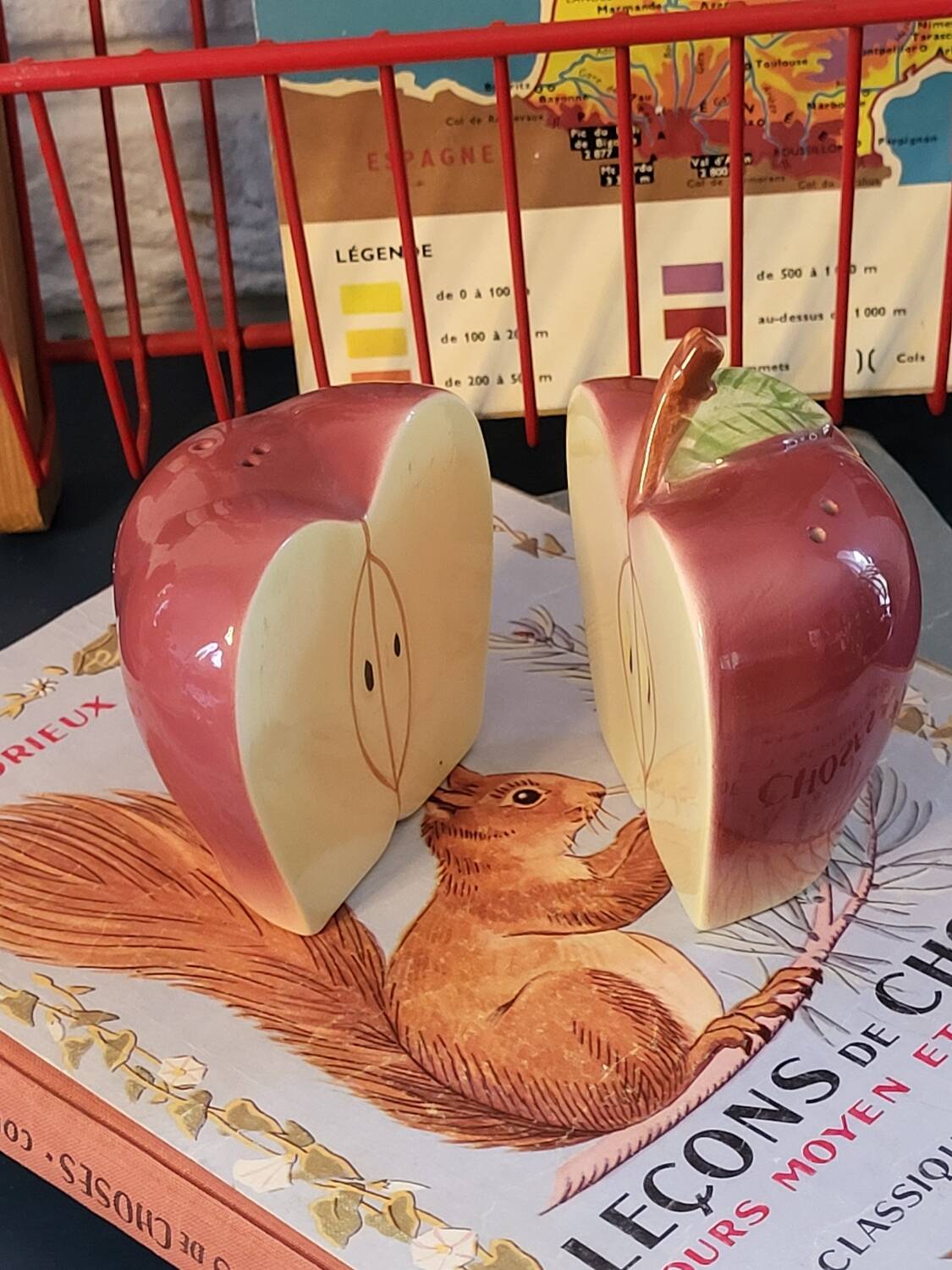 Apple salt and pepper shaker