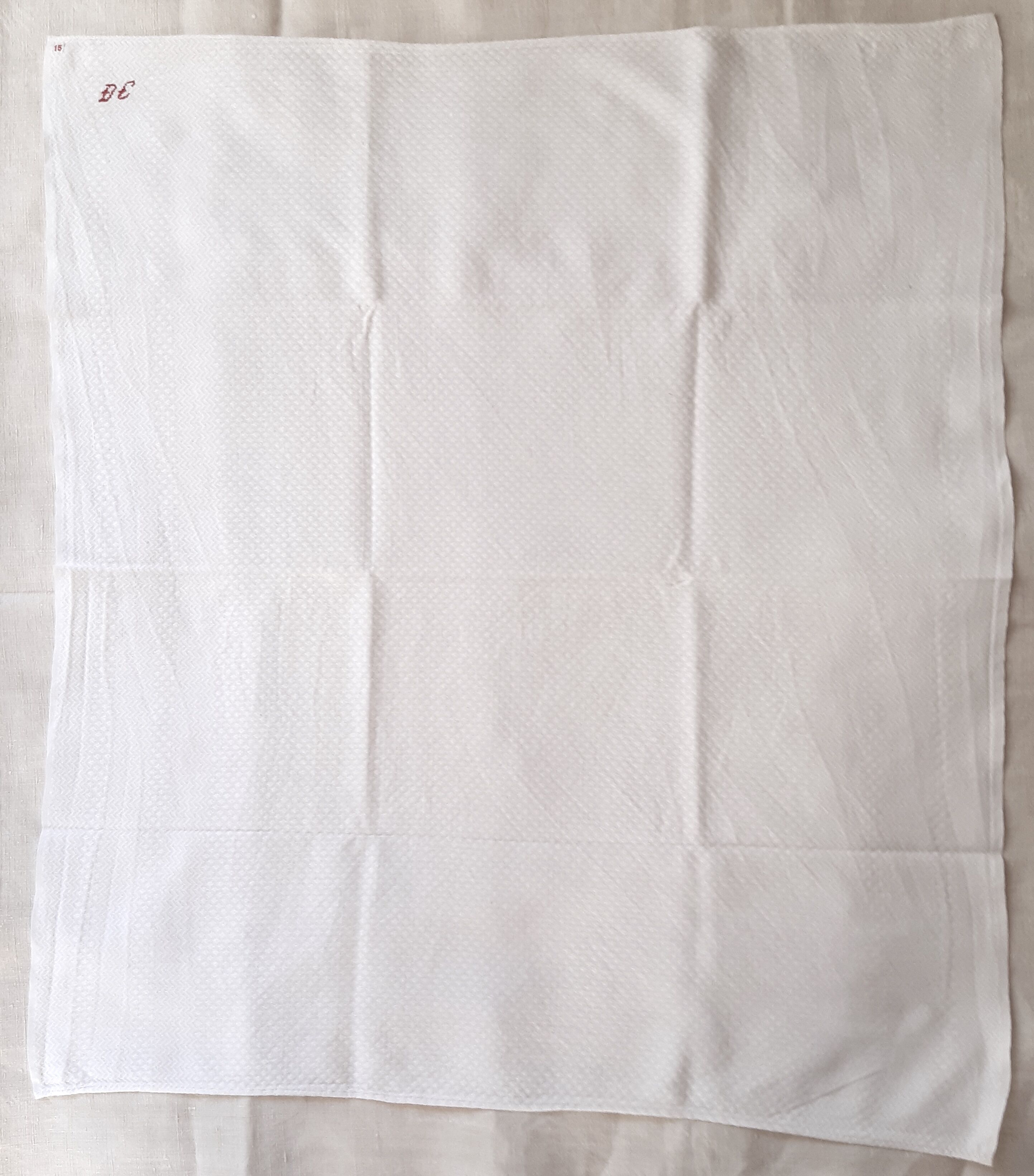 Serviette de pension damassée marquée dc