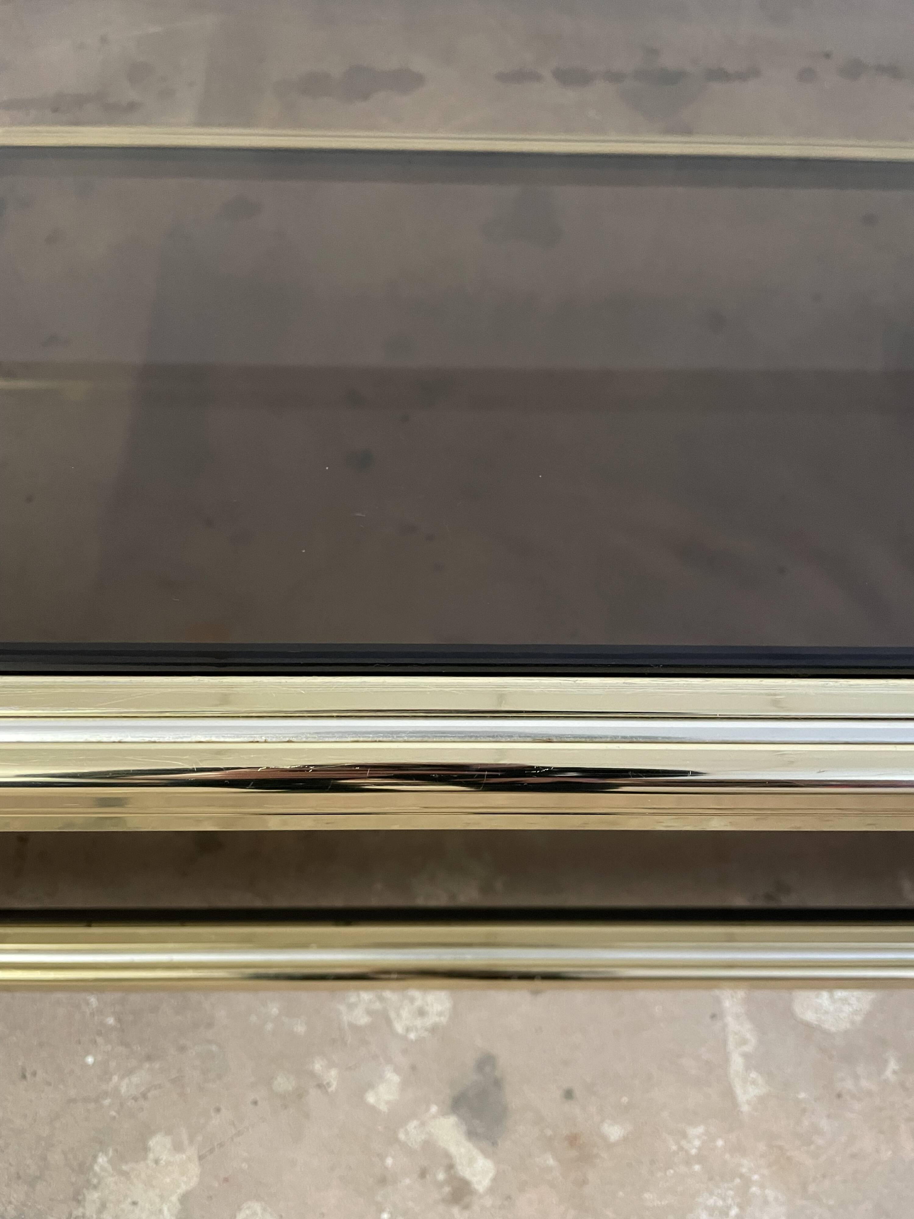 Vintage rectangular coffee table, gold metal, 2 trays: smoked glass 1980