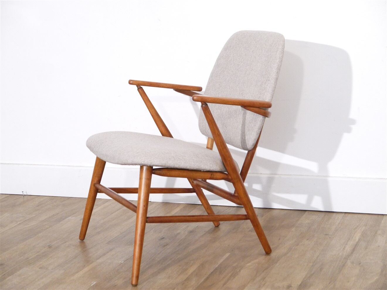 Fauteuil vintage scandinave en bois 1950