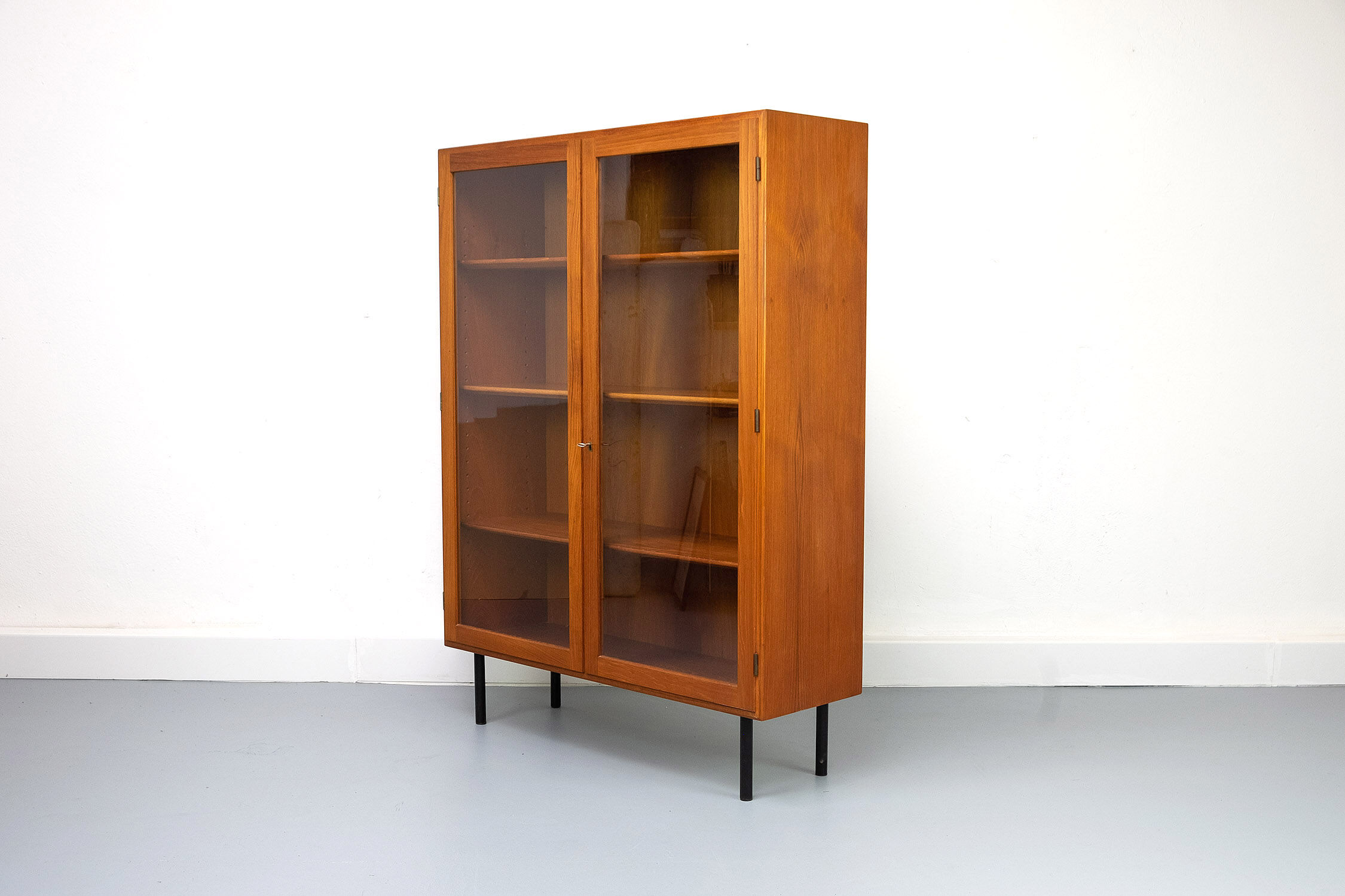Danish Showcase in Teak by Børge Mogensen for Søborg Møbelfabrik, 1960s