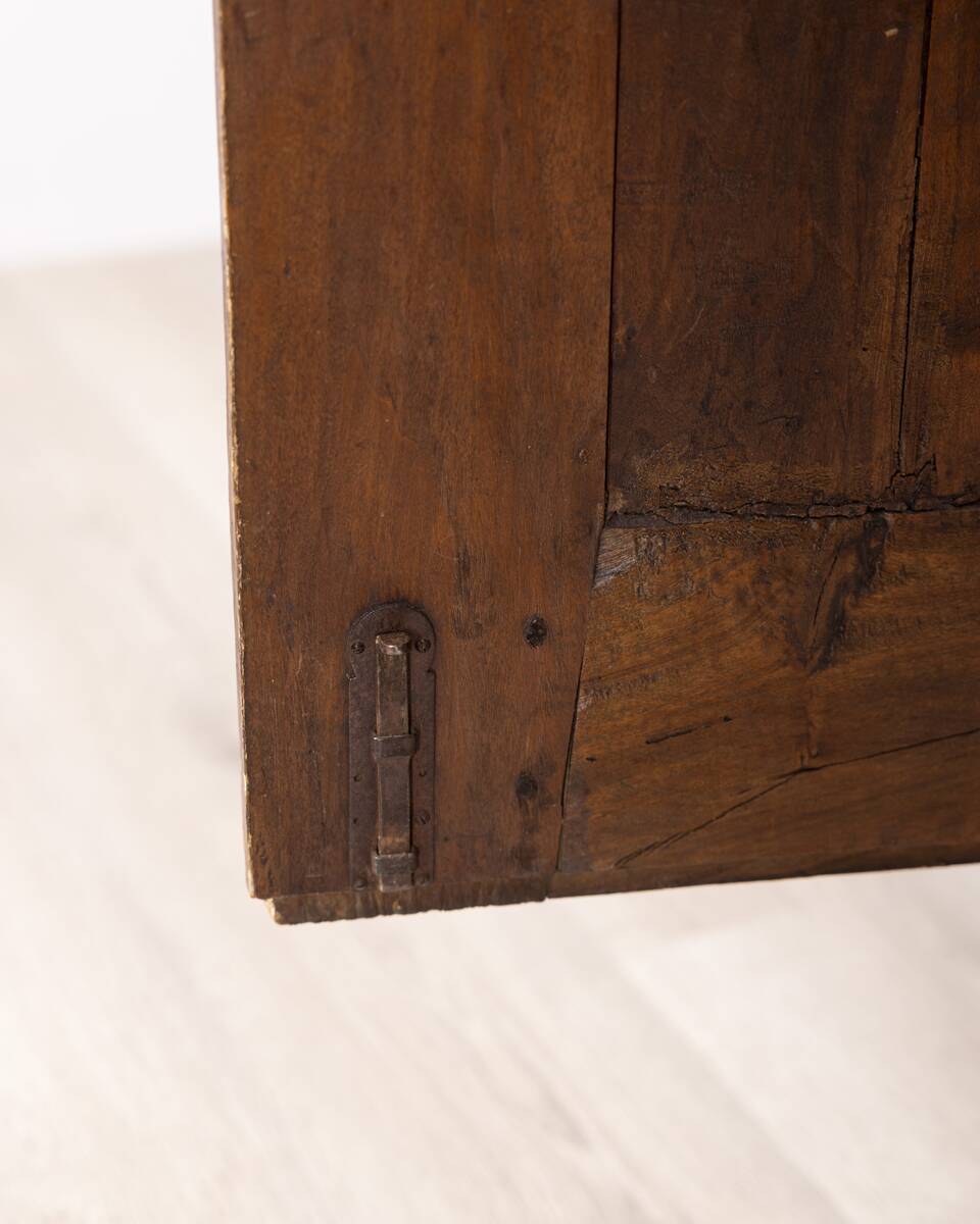 Classic Piedmontese walnut wardrobe from the early 18th century