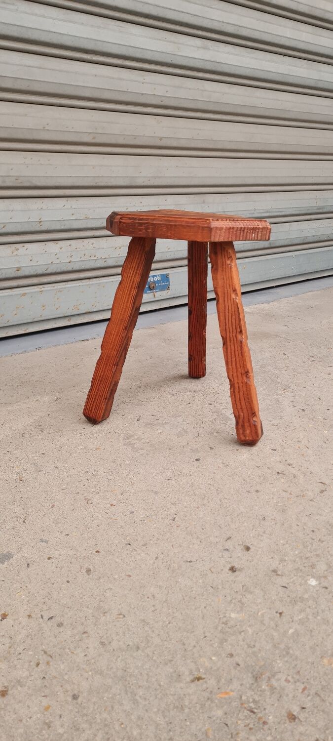 Tripod stool