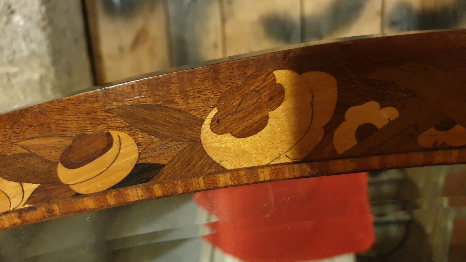Walnut hairdresser year 20