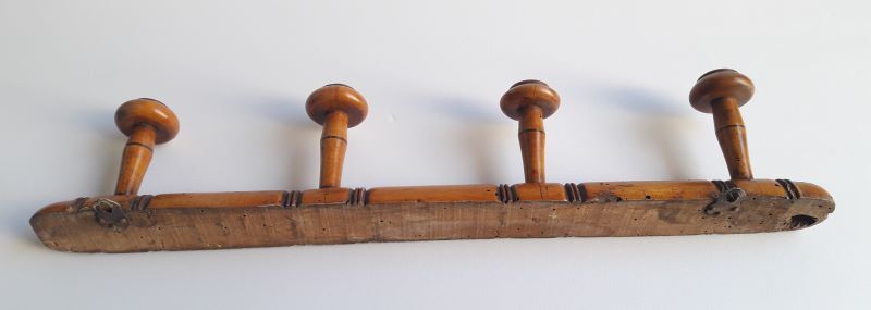 Wooden wall coat rack 4 hooks