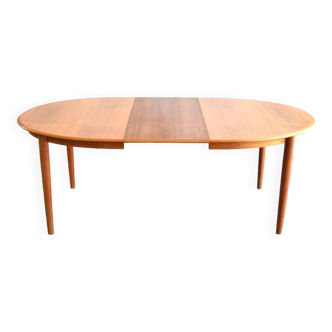 Danish oval extending table