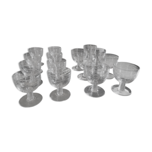 Verres anciens à apéritif et