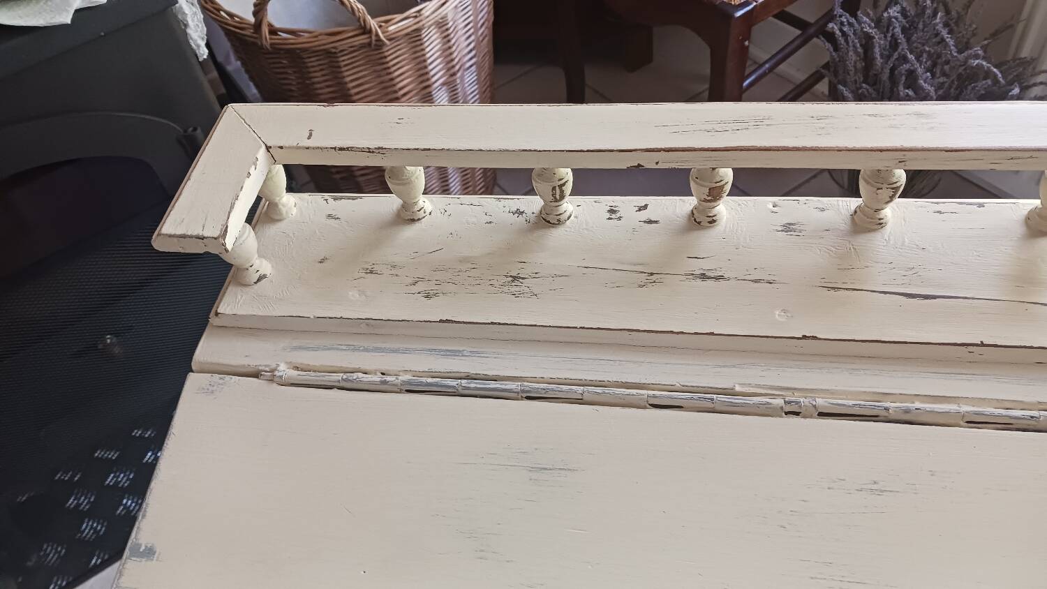 Small desk from the early 20th century.