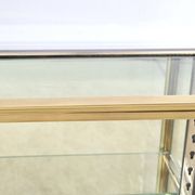 Petite Vitrine en Laiton – 1930