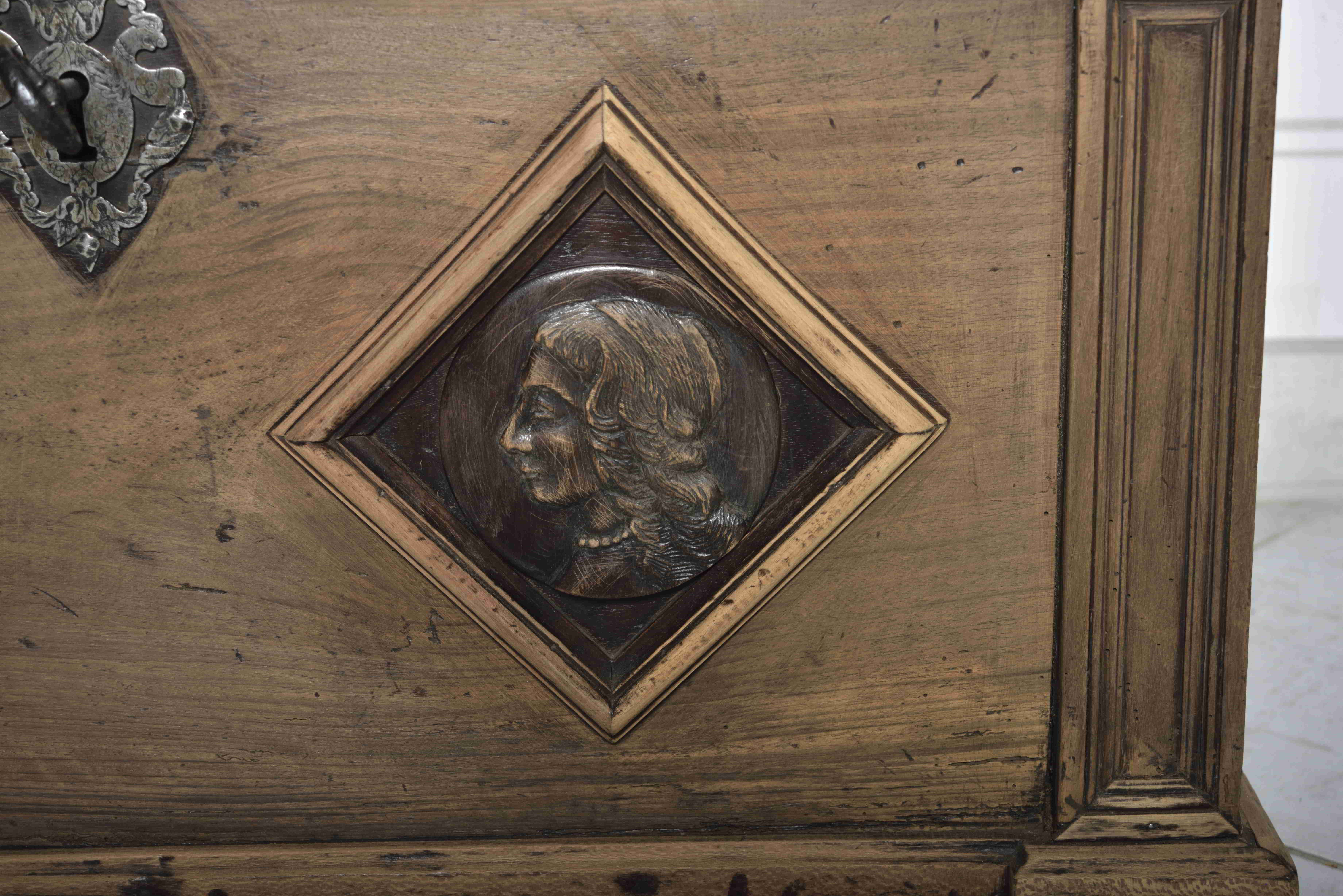 Oak chest early XVIIIth