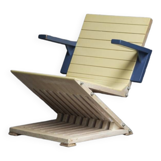 Chaise postmoderne en zigzag dans le style de Gerrit Rietveld, années 1980