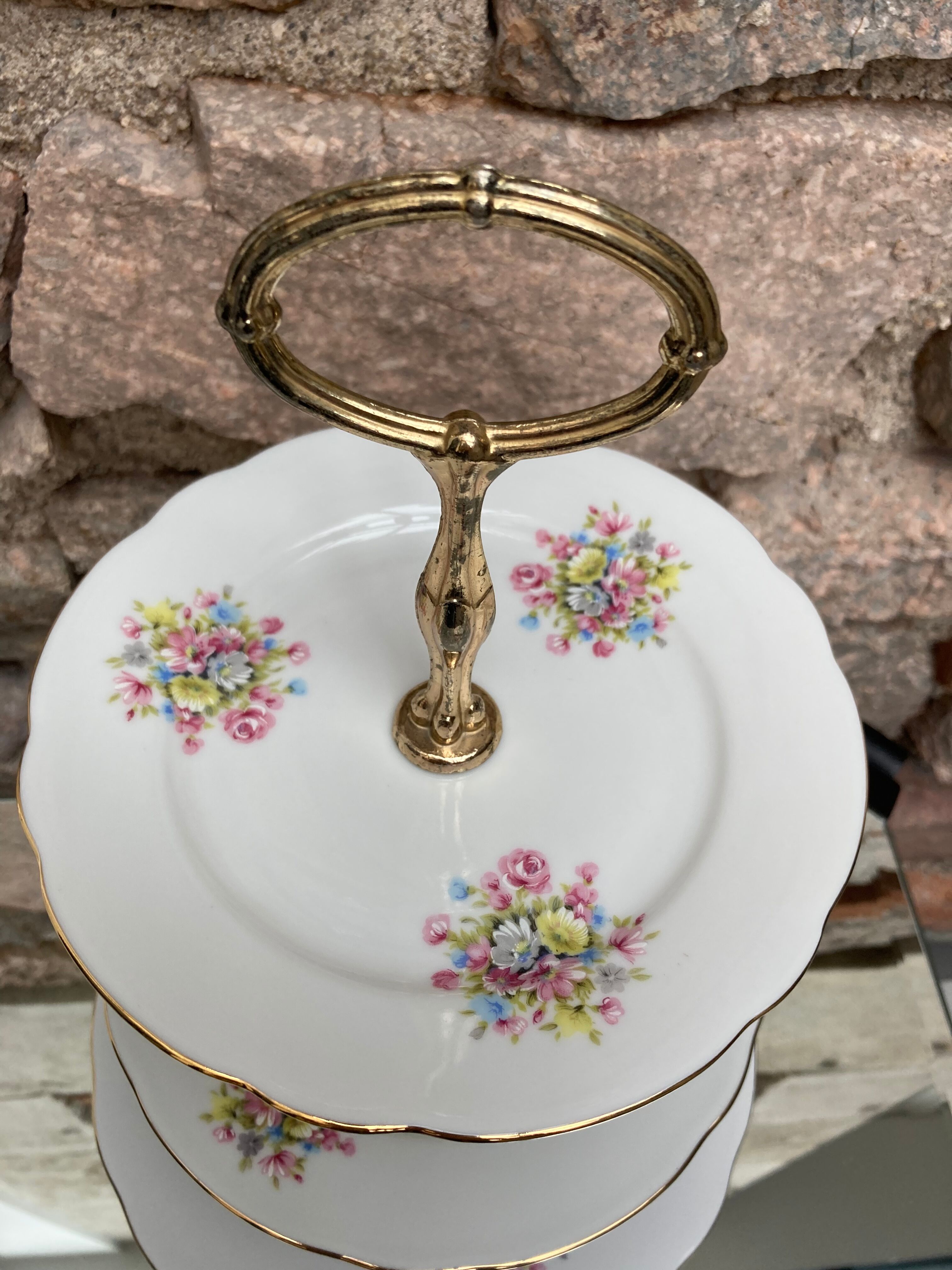 Silent servant flowered porcelain