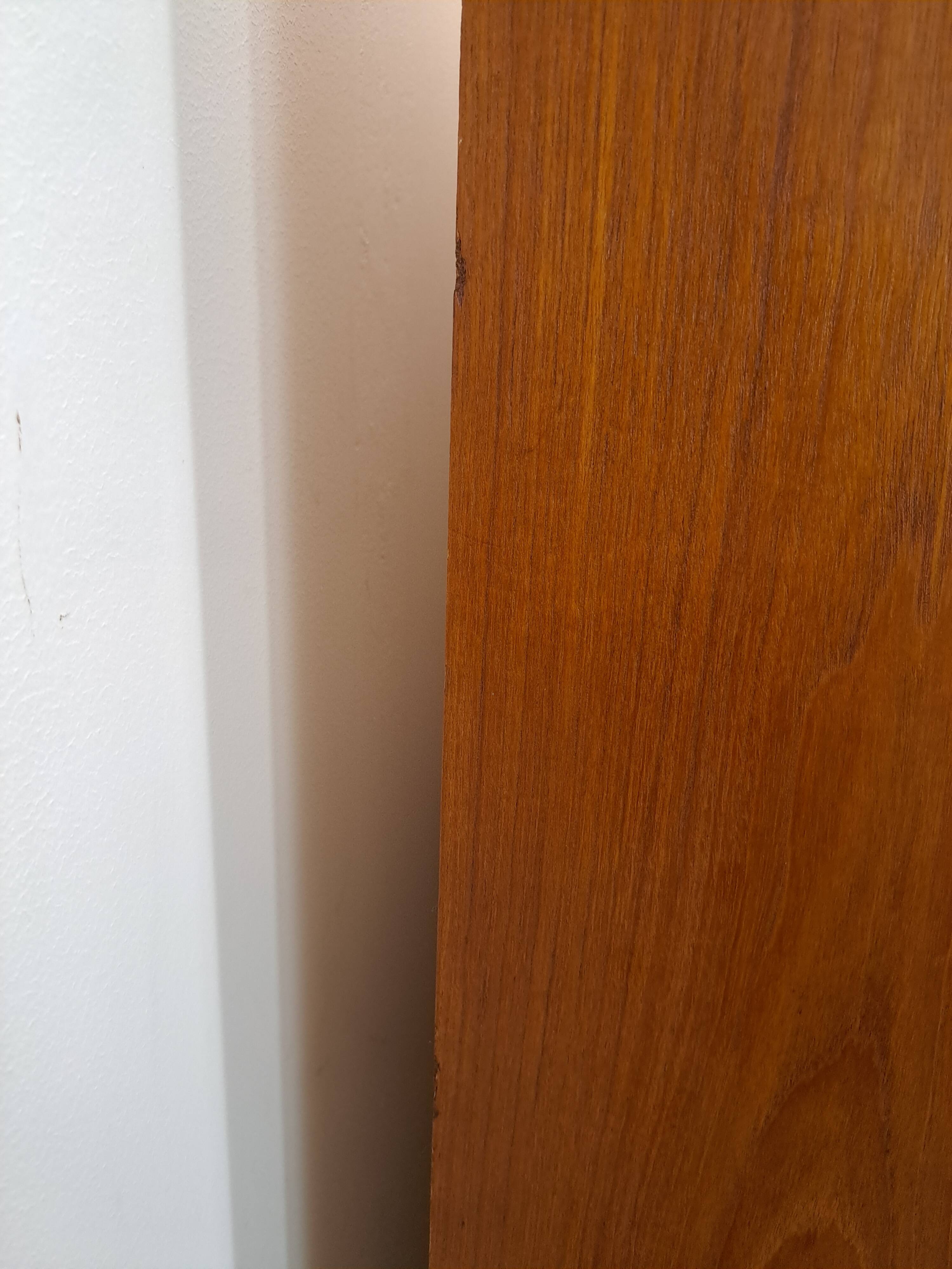 Deens hoge teak vakkenkast met bar vintage wandkast