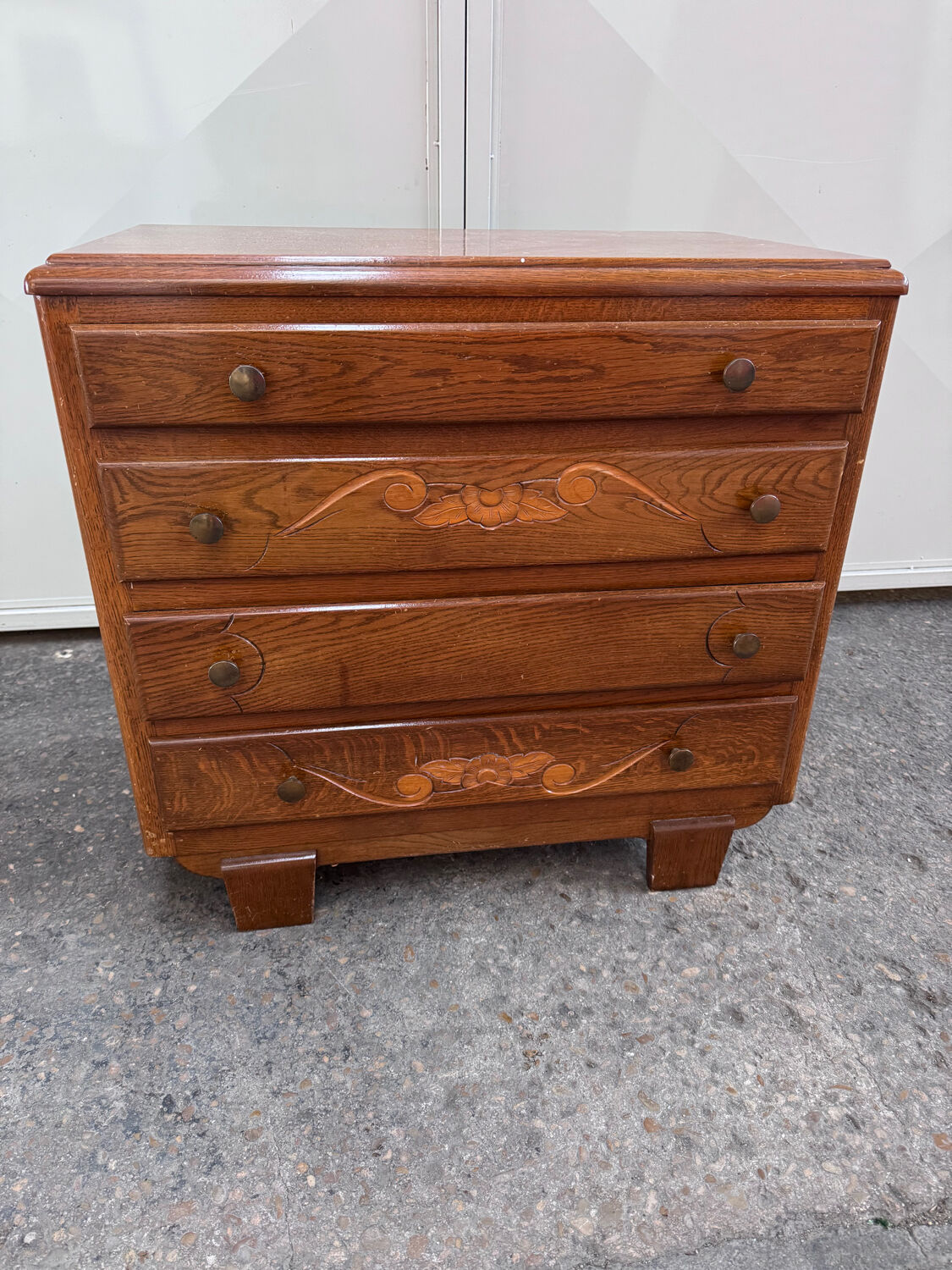 Solid oak chest of drawers