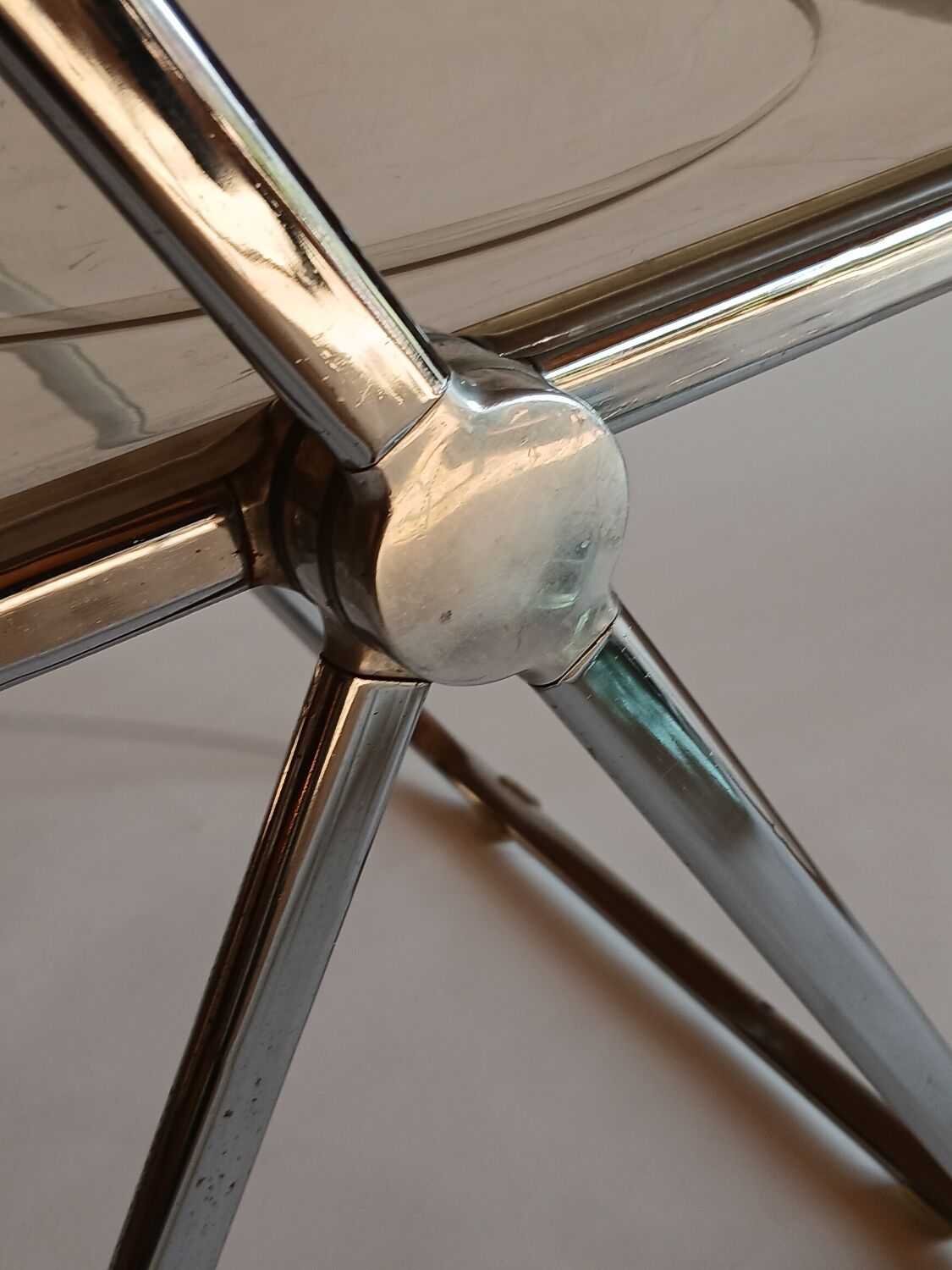 Plia chair by Giancarlo Piretti