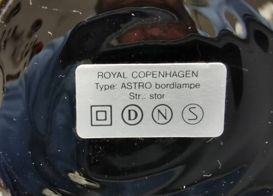 Pied de lampe Royal Copenhagen en verre noir pressé, modèle Astro