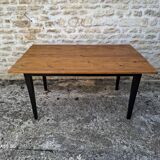 Farm table