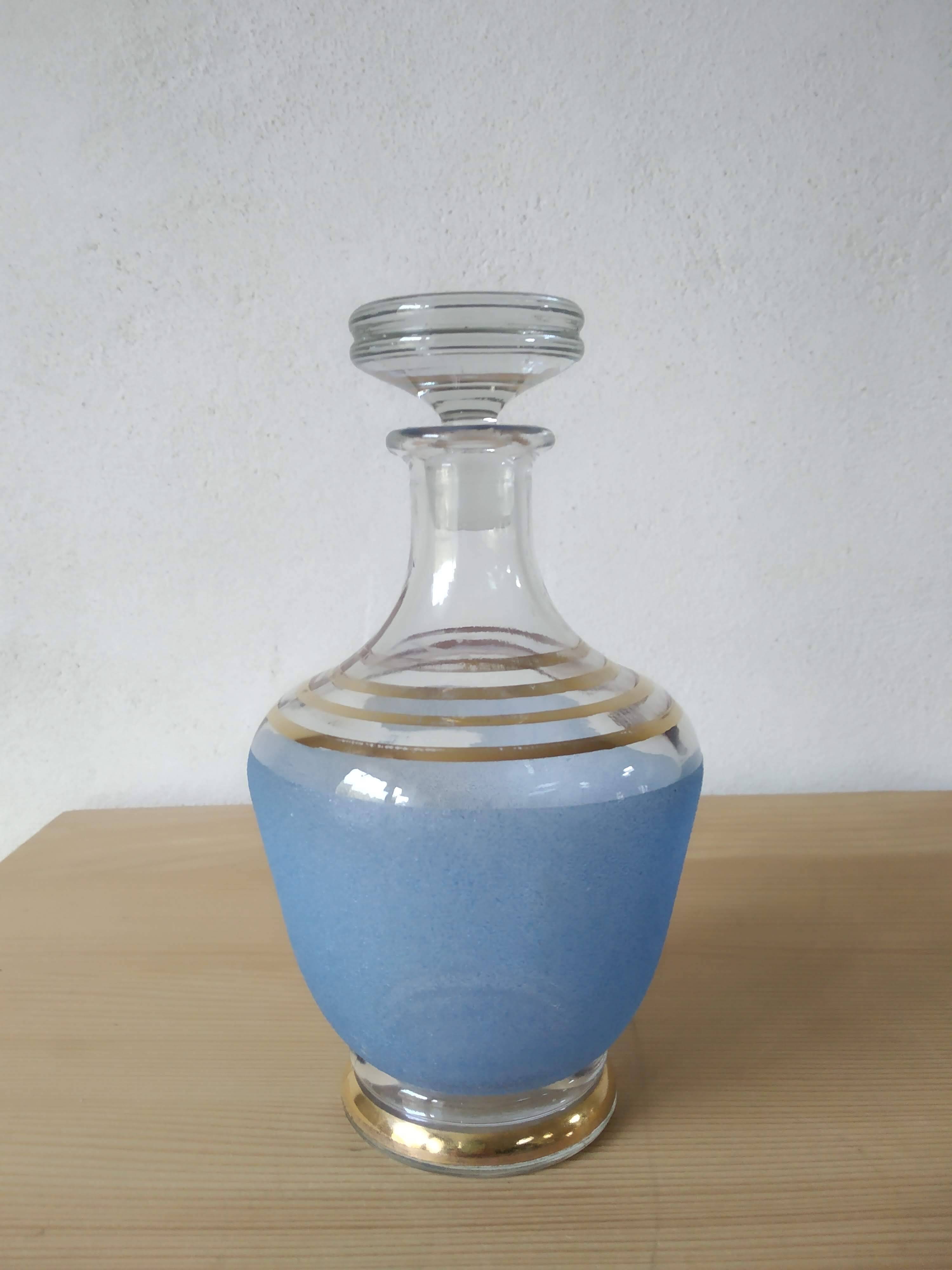 Carafe à liqueur en verre granité bleu Art Déco