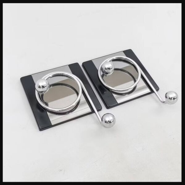 2 patères  miroir design Italy 1970 Mario Sabot.