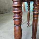 Extending table with 8 legs