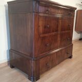 Commode italienne à quatre tiroirs en noyer de la fin du XIXe siècle