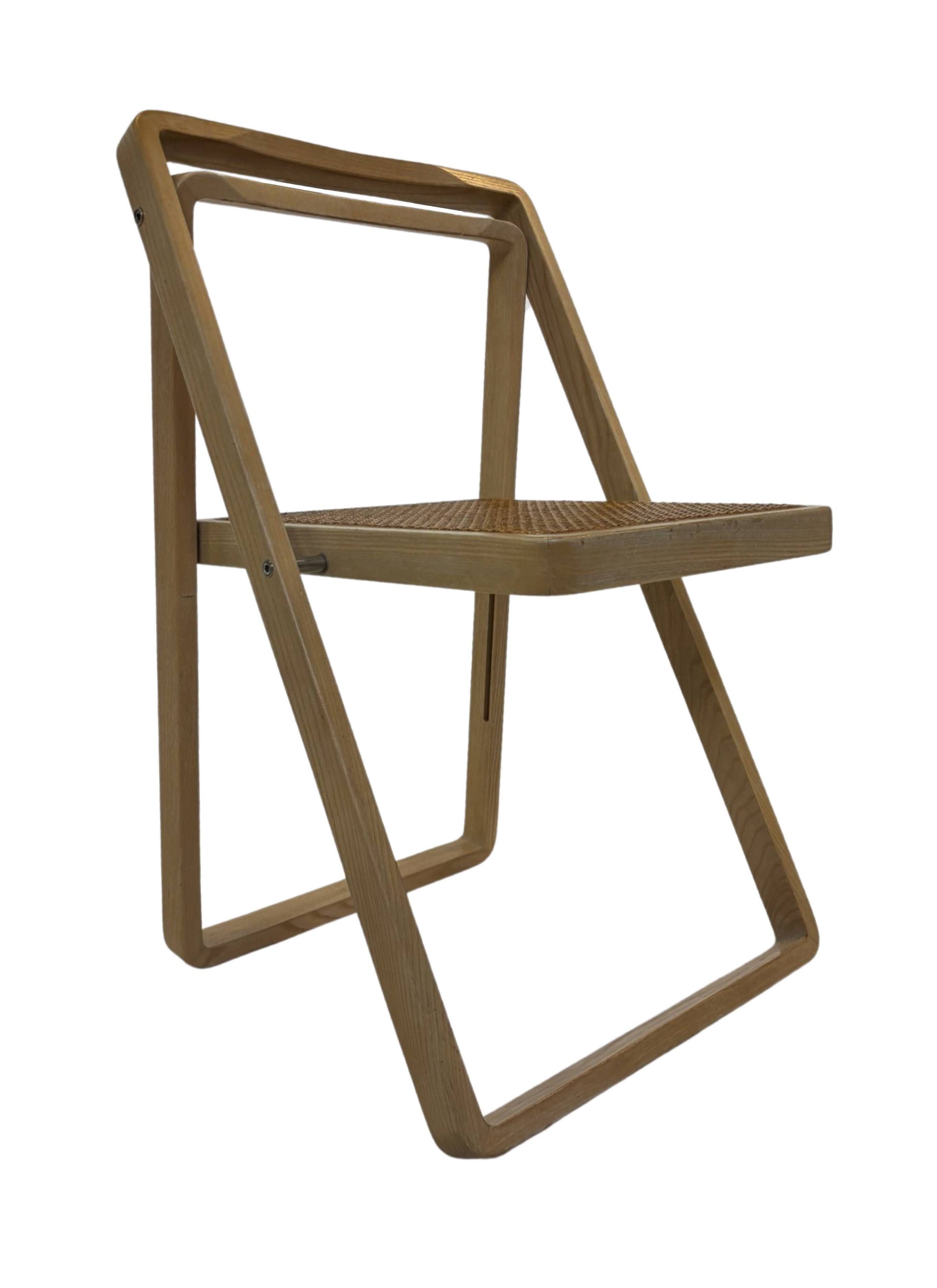 Ensemble vintage de 4 chaises pliantes, design en sangle et bois, années 1970
