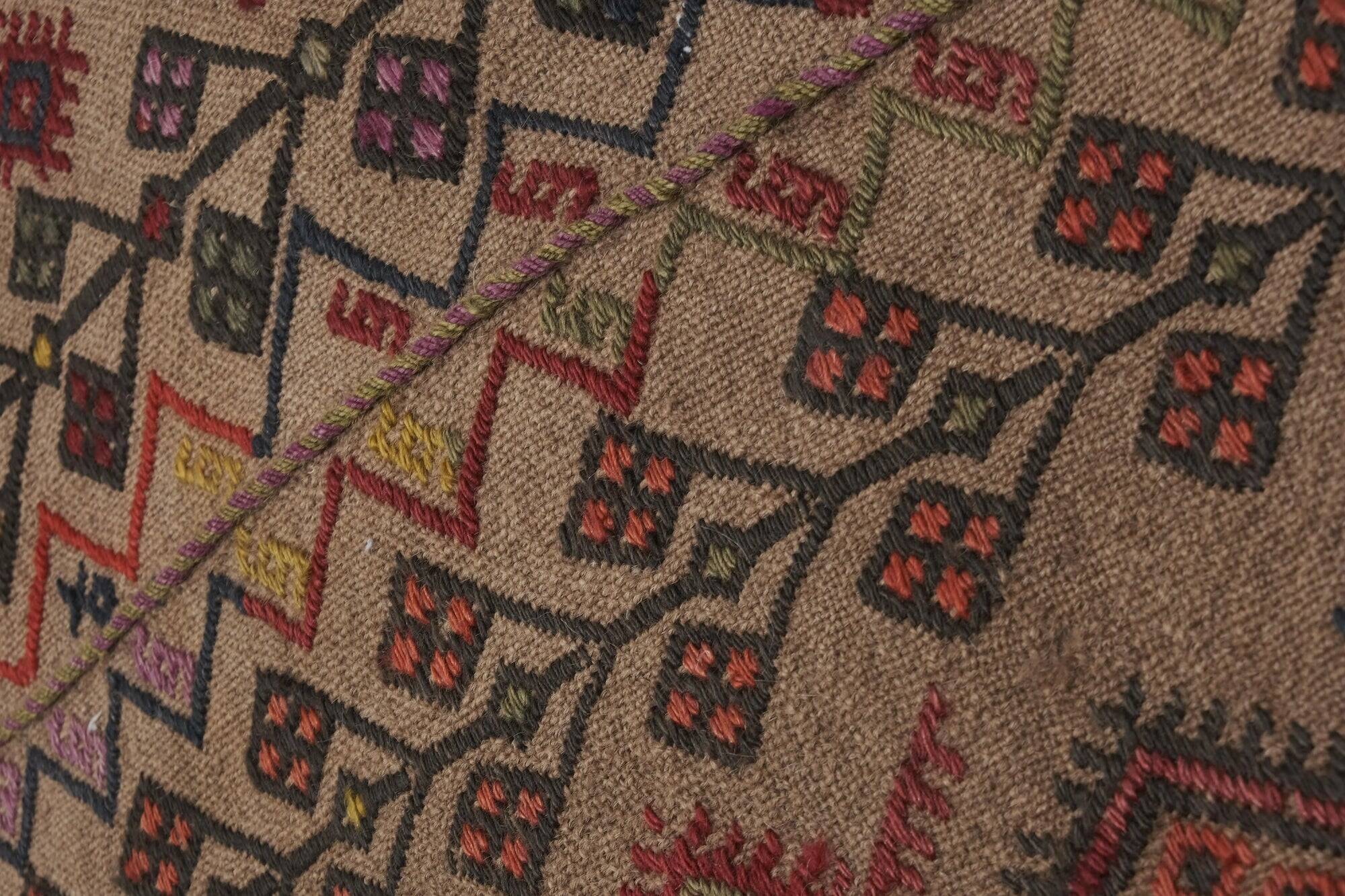Vintage Turkish kilim, handwoven, 175x203 cm.