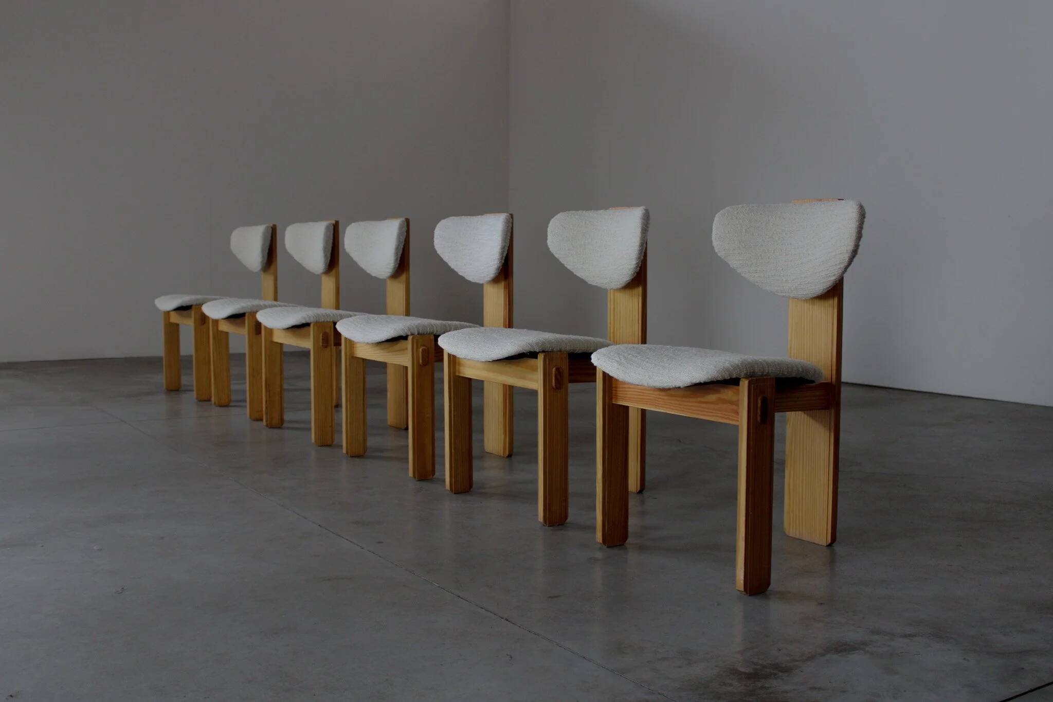 Pine tripod dining chairs - Europe 1970s