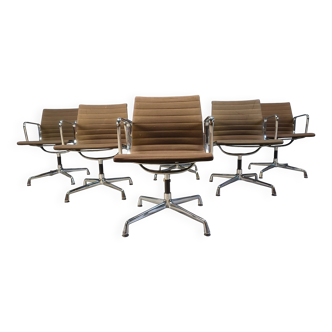 Pair of vintage Eames for Herman Miller EA108 alu range office/desk chairs, 1980