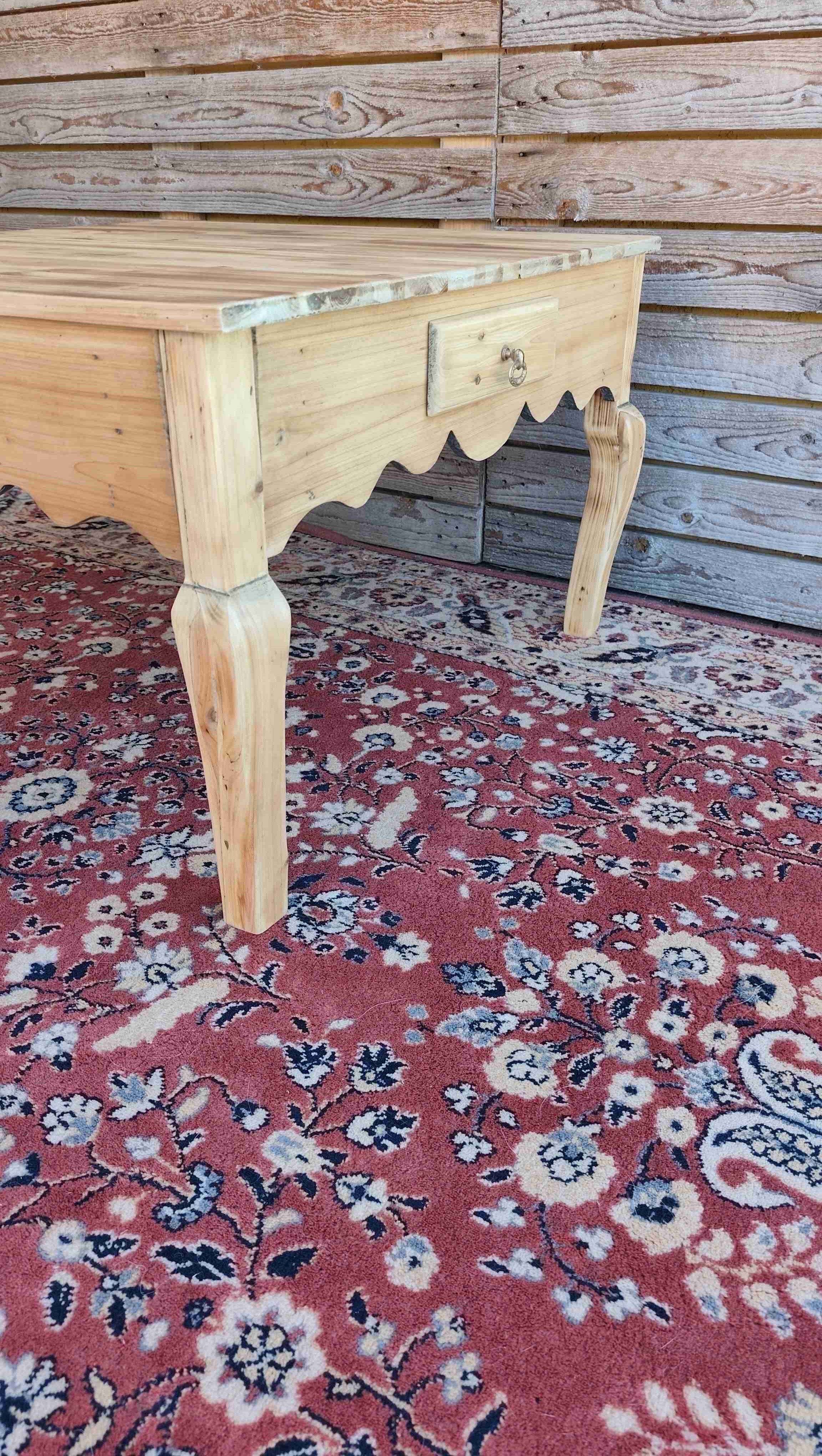 Table basse en pin massif