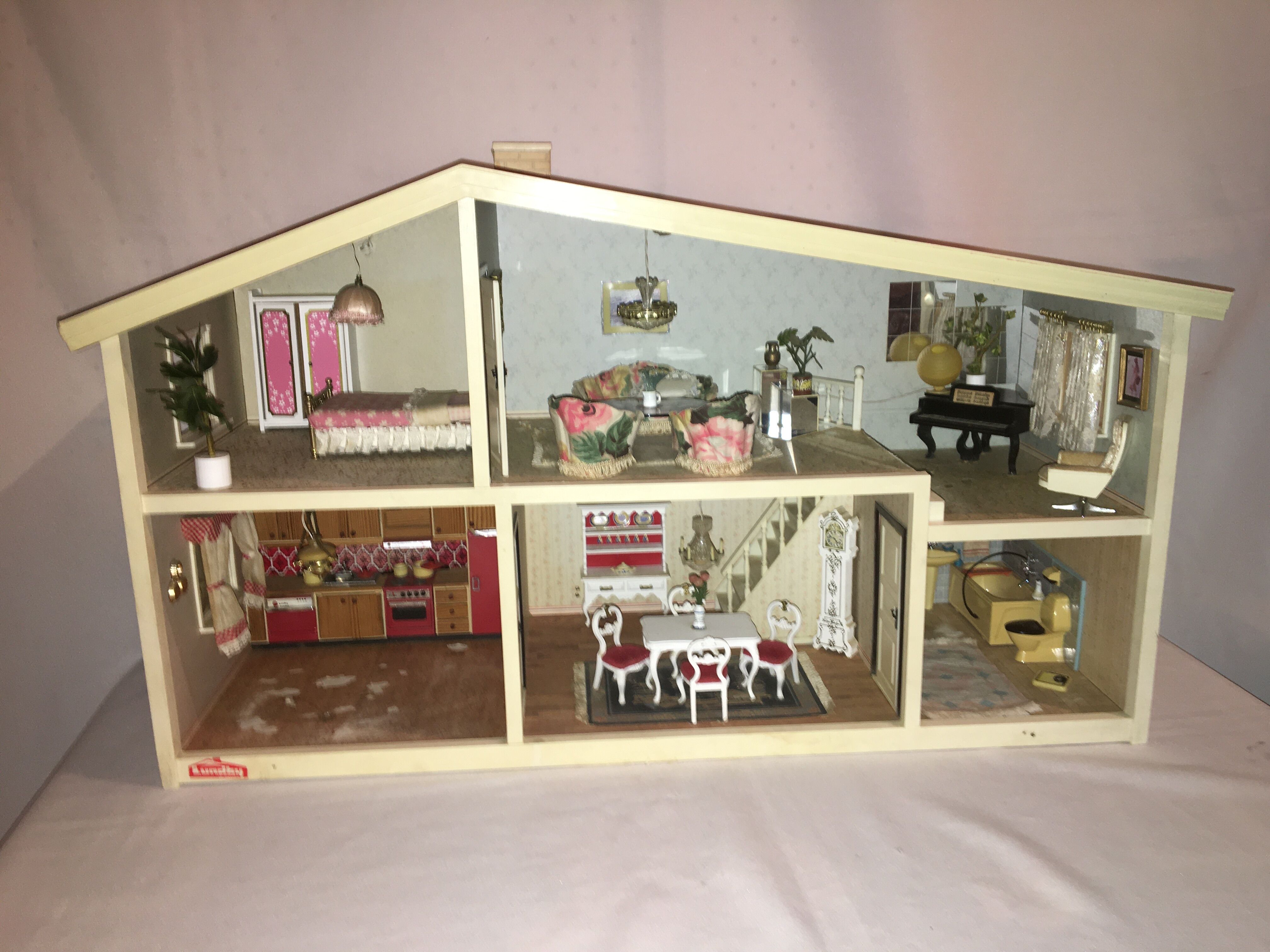 So-called Doll House