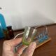 Verres à liqueur vintage et leur présentoir