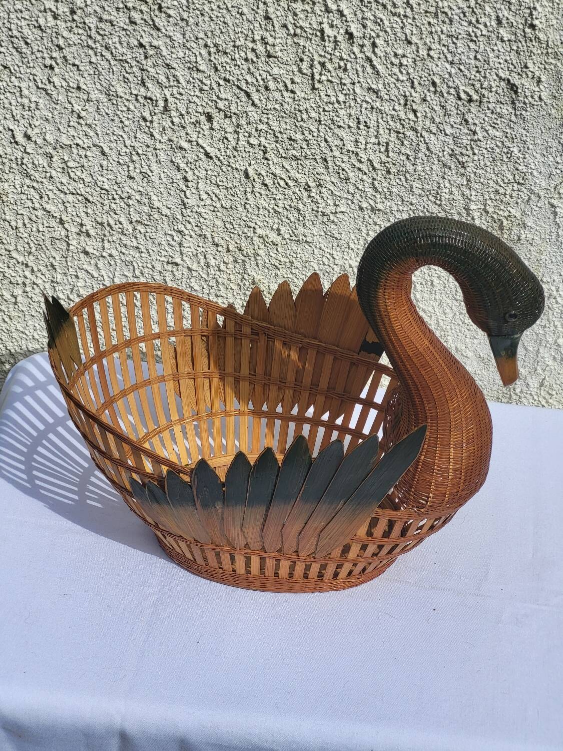 Vintage swan basket