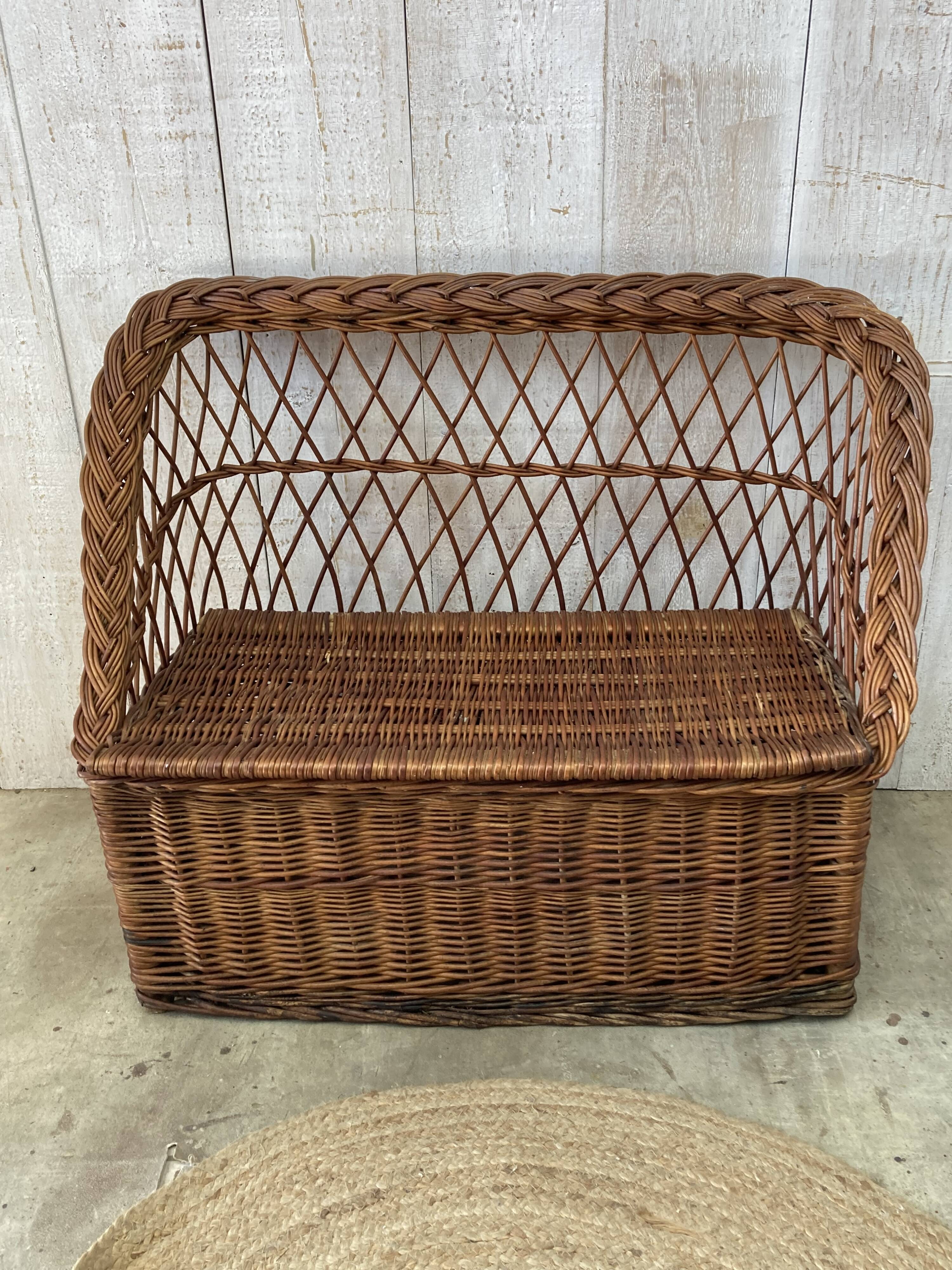 Coffre/banc en osier vintage