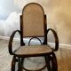 Rocking chair en bois courbé et cannage
