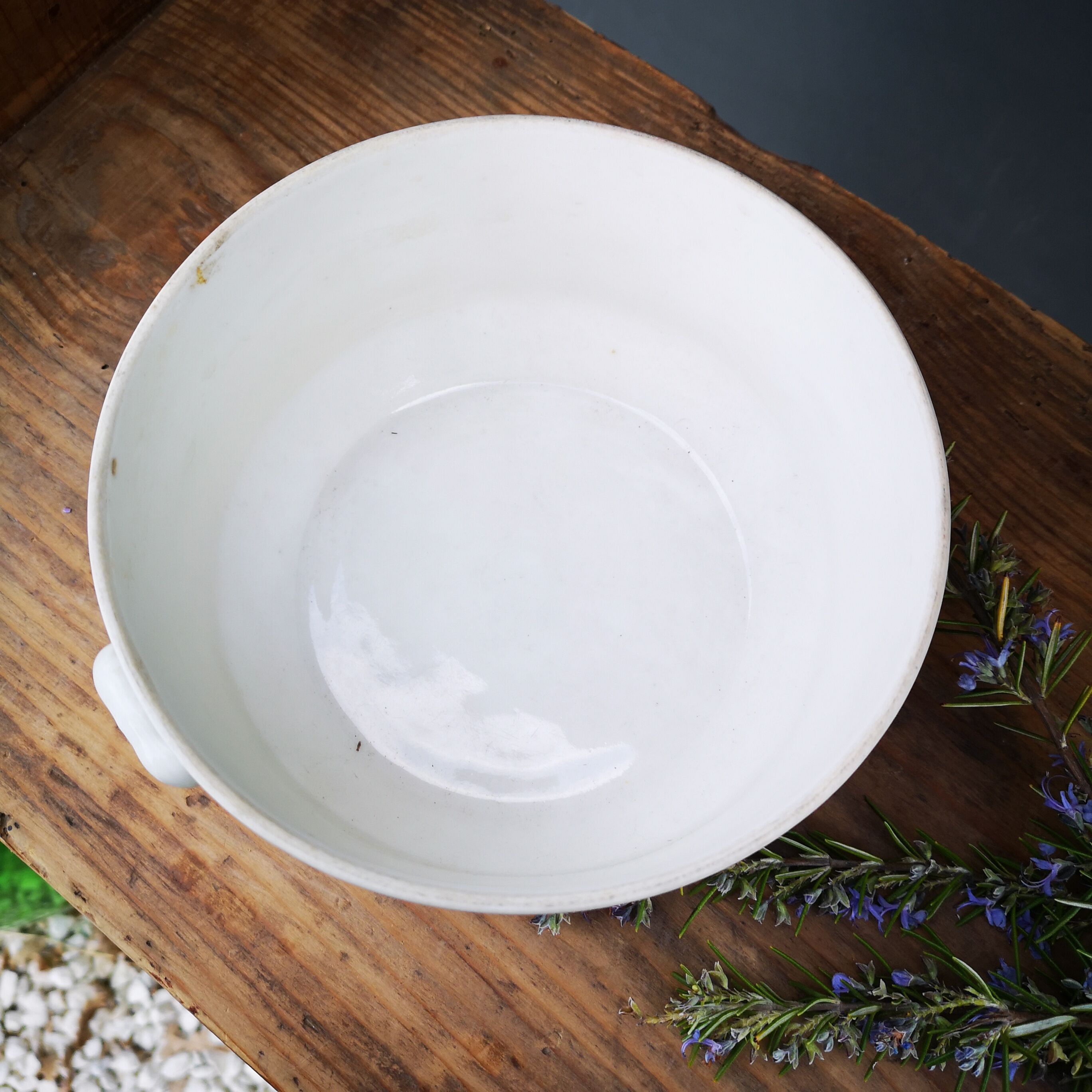 Ancuen flat in earthenware