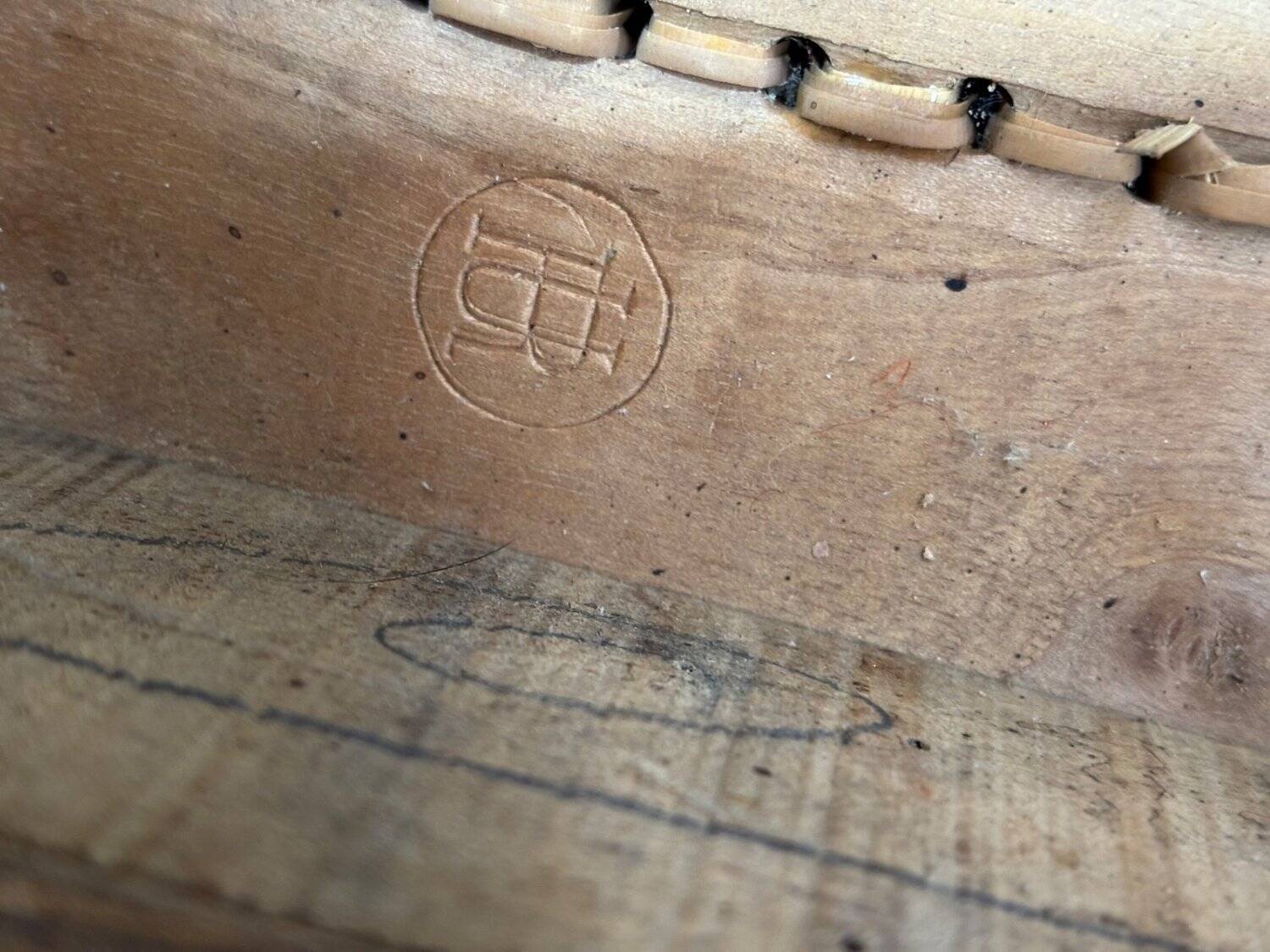 Série de 6 chaises de style Louis XVI