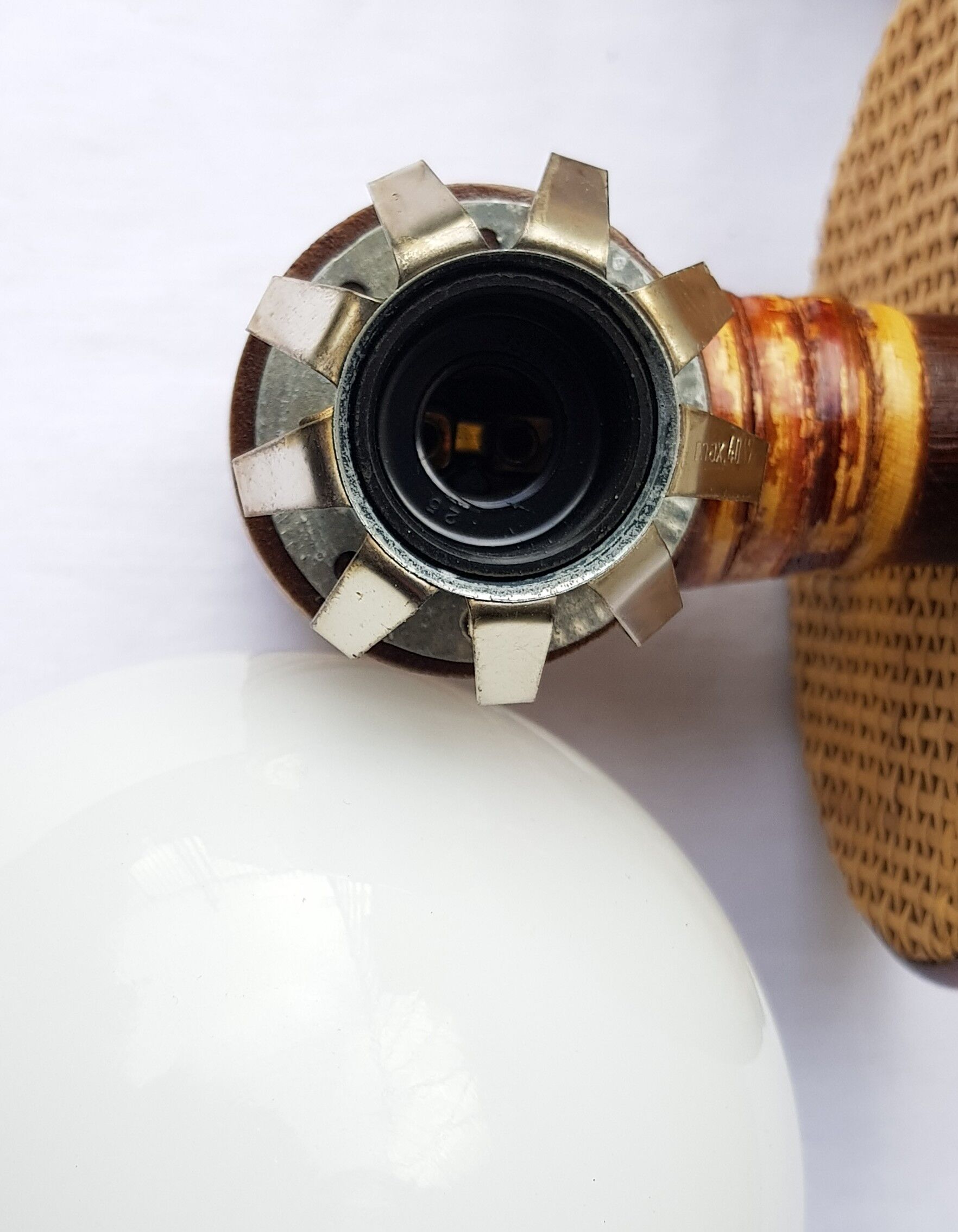 Pair of wood and rattan wall lamps 70