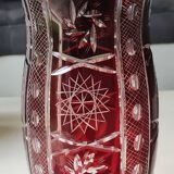 Large vase in hand-cut Bohemian crystal. Deep ruby red. Roemer style. Dim 29 x 14.5 cm