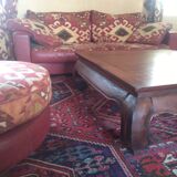 Ensemble canapé, pouf, tapis, table basse, rideaux, tringle
