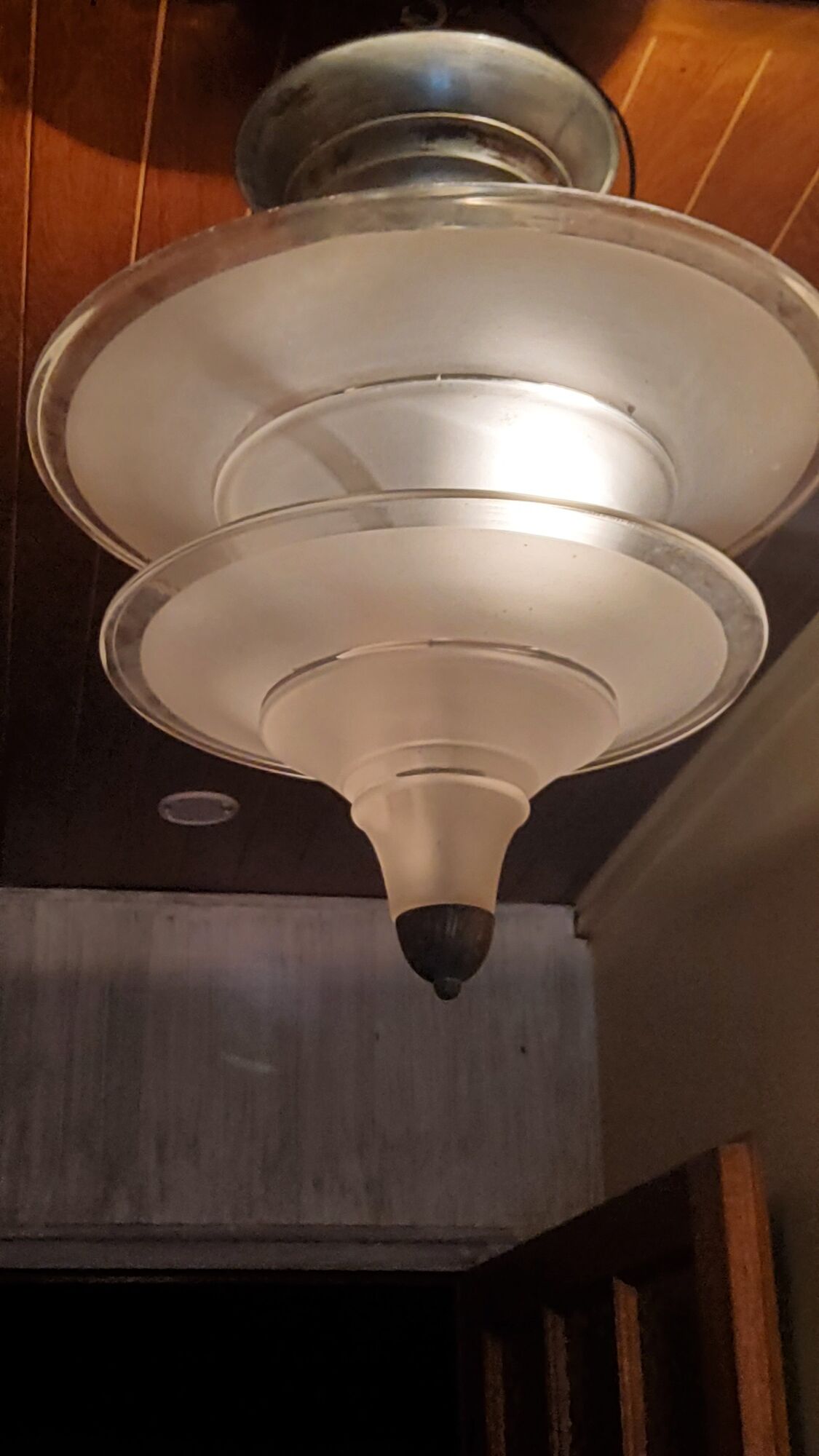 Art Deco chandelier in bronze and silvered brass double sink in opalescent glass