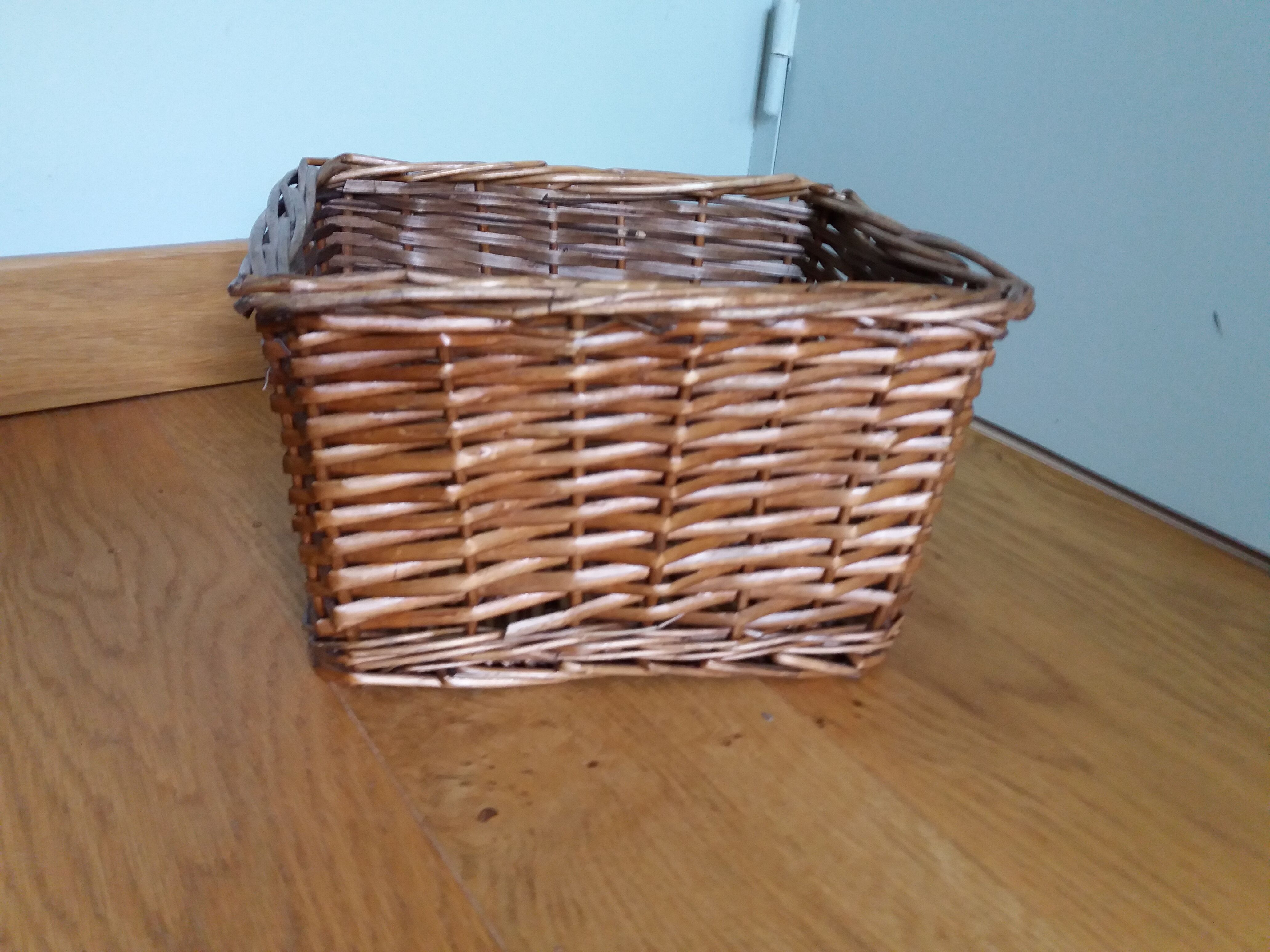 Rectangular wicker basket